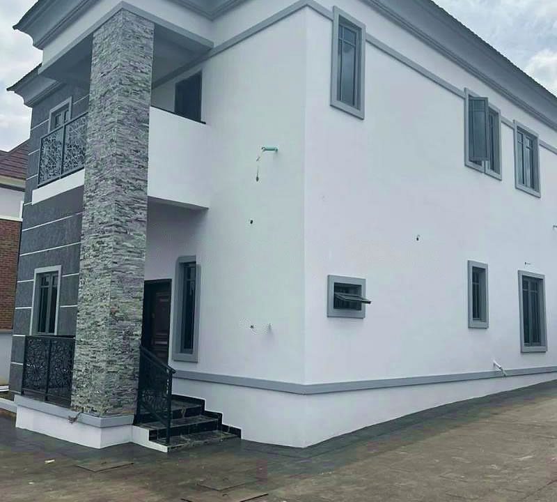2 - 3 Bedroom Detached Duplex
