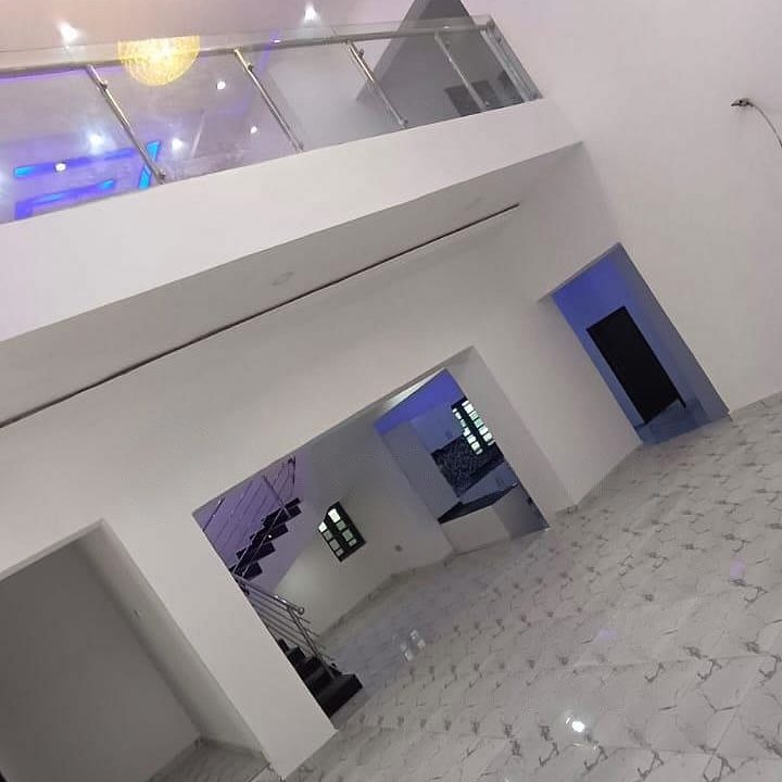 2 - 5 Bedroom Duplex